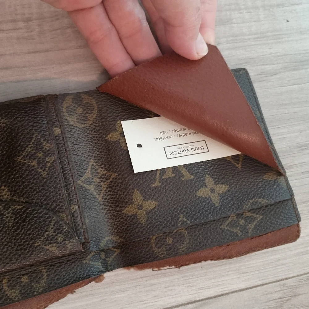 1970s LOUIS VUITTON Monogram Bilfold Wallet with Monogram Canvas Interior Unisex